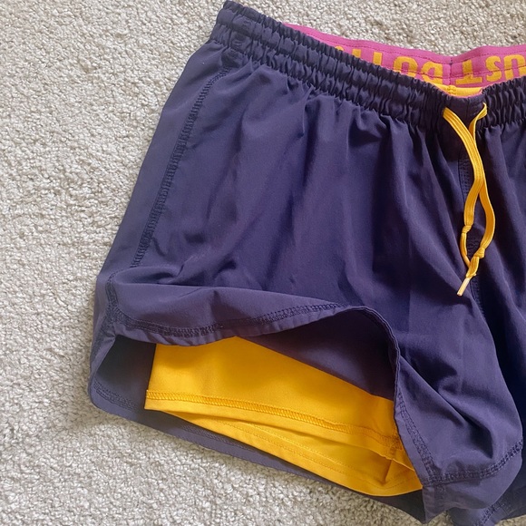 Nike shorts with spanx - size M - Picture 2 of 4